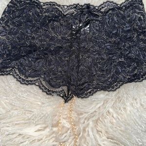 Bracli pearl thong brand new size medium